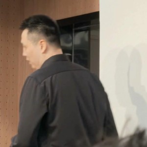 开云体育下载-G5赛后采访有媒体让卢伟点评裁判判罚，后者直接起身离场
